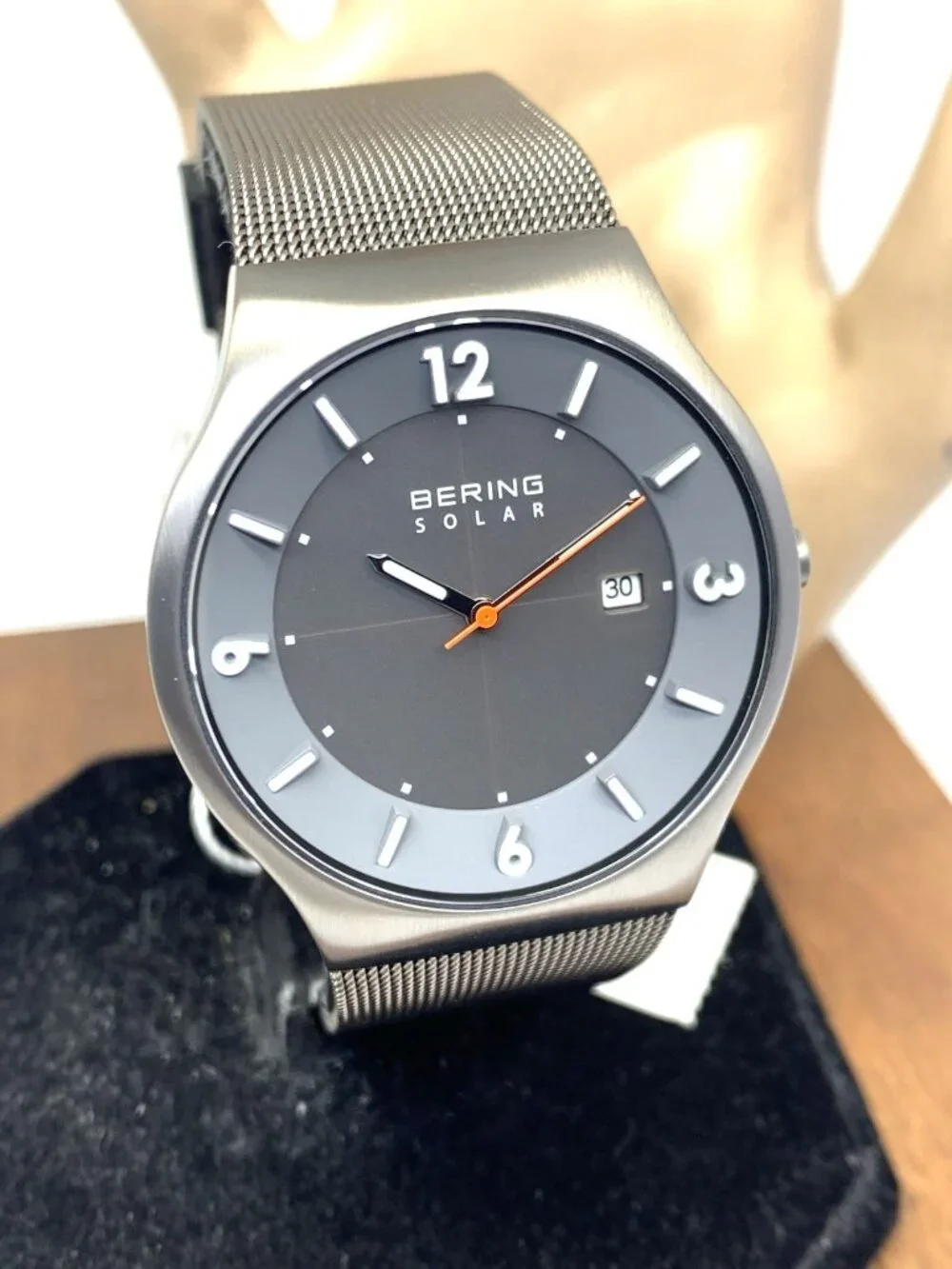 Bering Men's Watch 14440-077 Solar Slim Gray Dial Mesh Stainless Steel 40mm